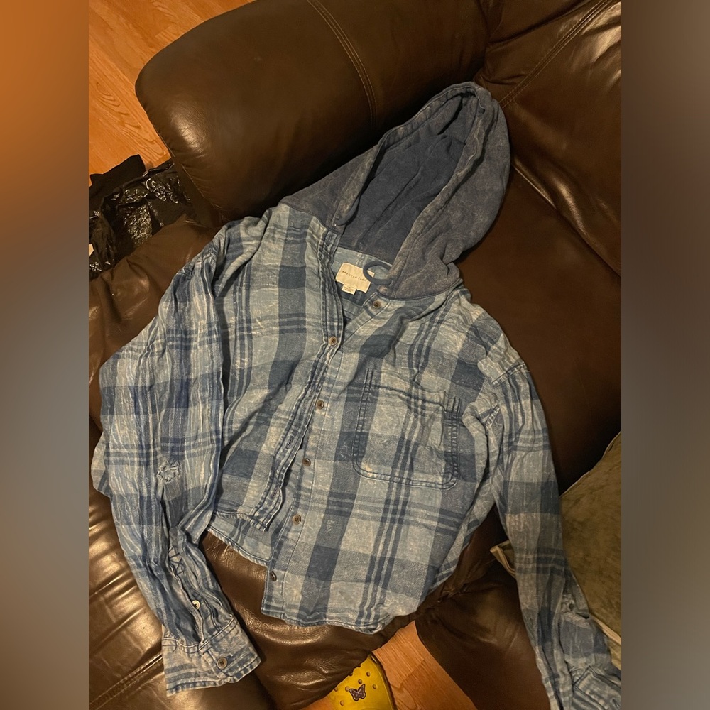 american eagle cropped hooded flannel